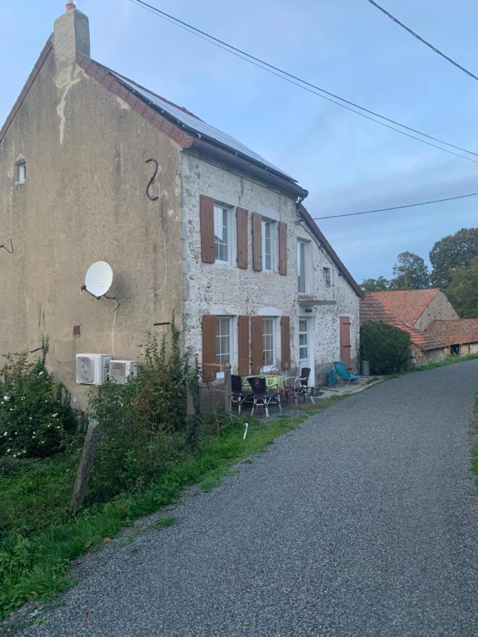 Busset Liages Situe Dans Le Bourbonnais 1 Chambres Lit Double Et Un Clic Clac מראה חיצוני תמונה