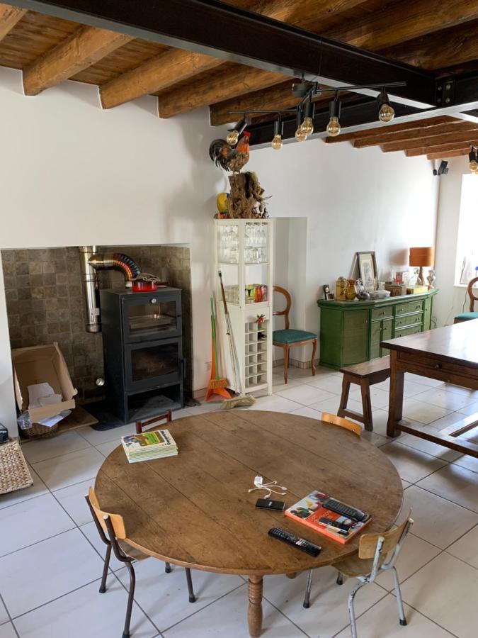 Busset Liages Situe Dans Le Bourbonnais 1 Chambres Lit Double Et Un Clic Clac מראה חיצוני תמונה
